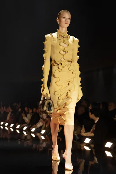 Look 3